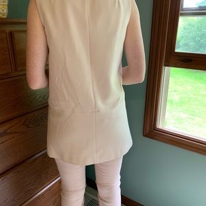 Nordstrom Top-shop size 4 women’s vest. Cream color. EUC